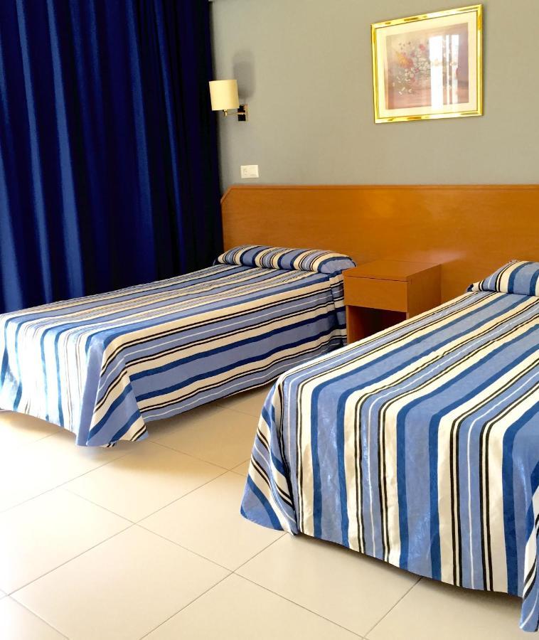 Hotel Bon Repos Calella Rum bild