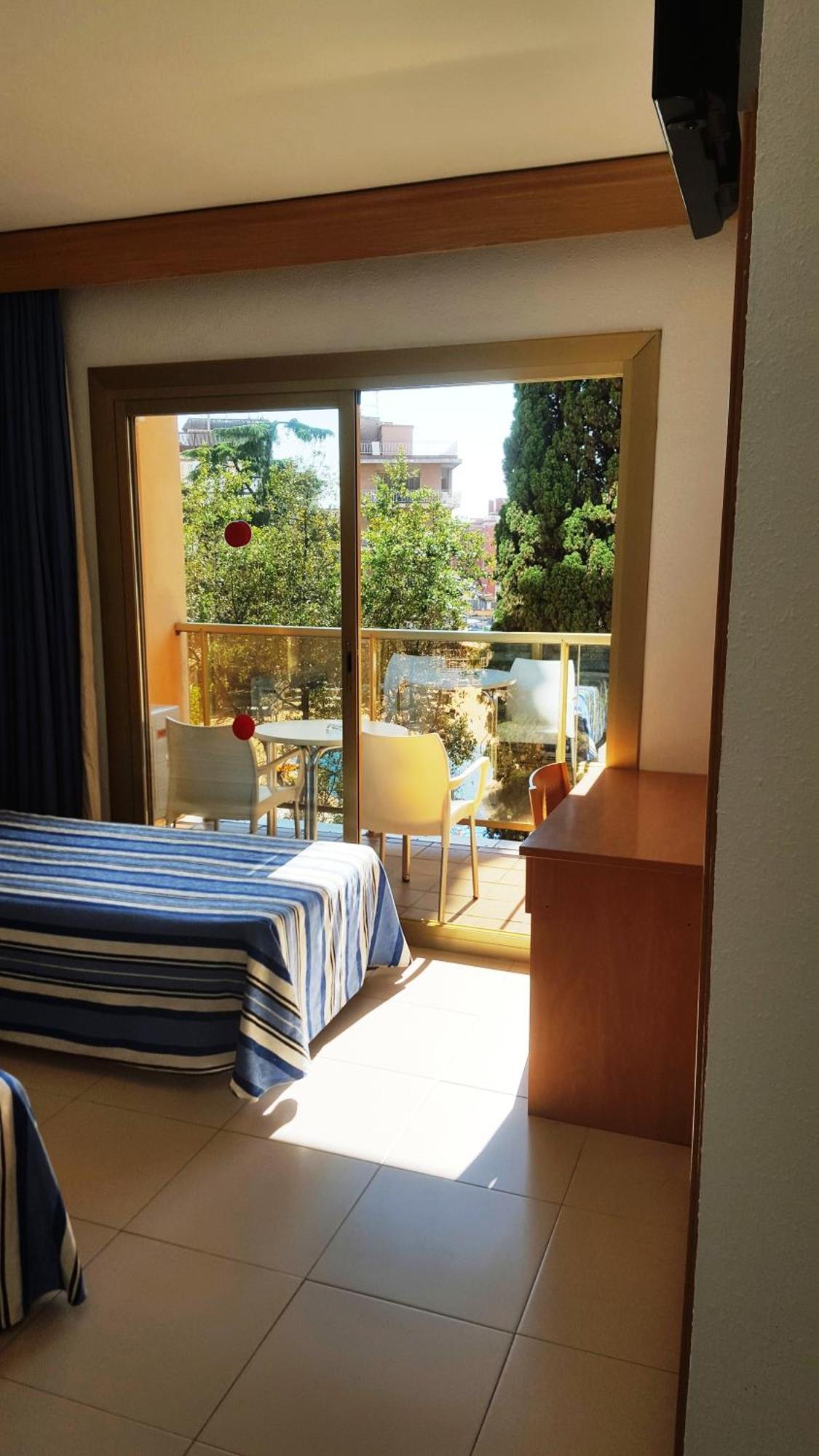 Hotel Bon Repos Calella Rum bild